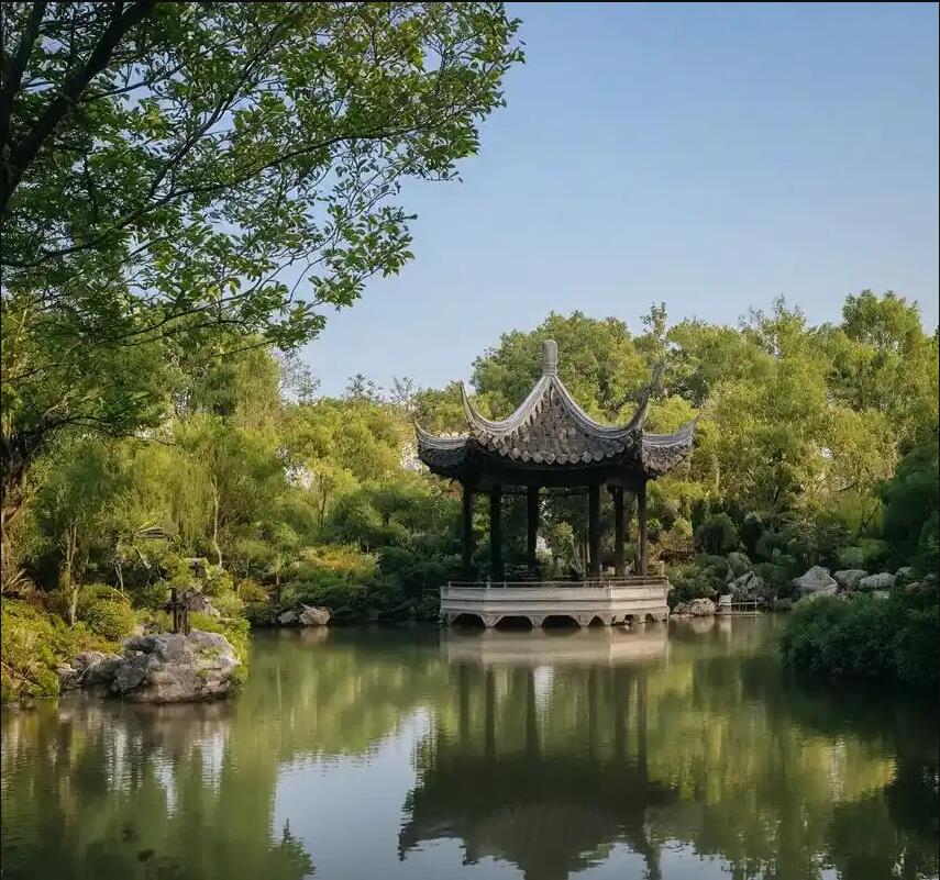 密山斑驳餐饮有限公司